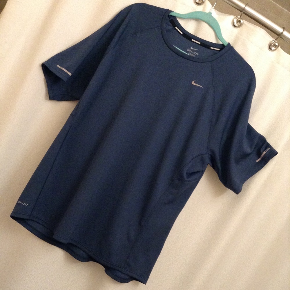 MEN's NIKE DRI FIT. SHIRT